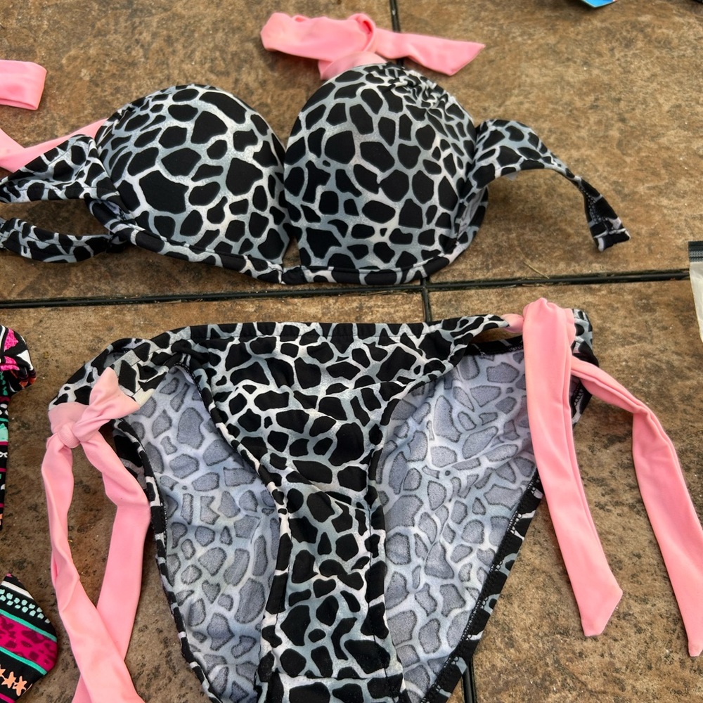 VENUS Black and Gray Patterned Swimwear